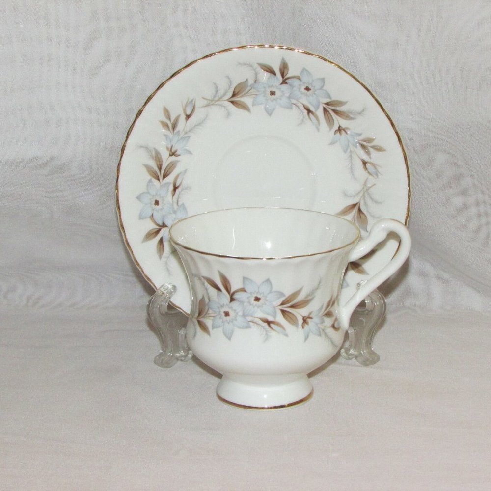 Royal Standard Dawn Fine Bone China Cup & Saucer England Floral Cottagecore